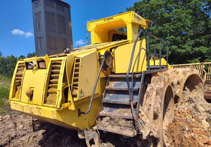 2014 Bomag Landfill Compactor - Image 3