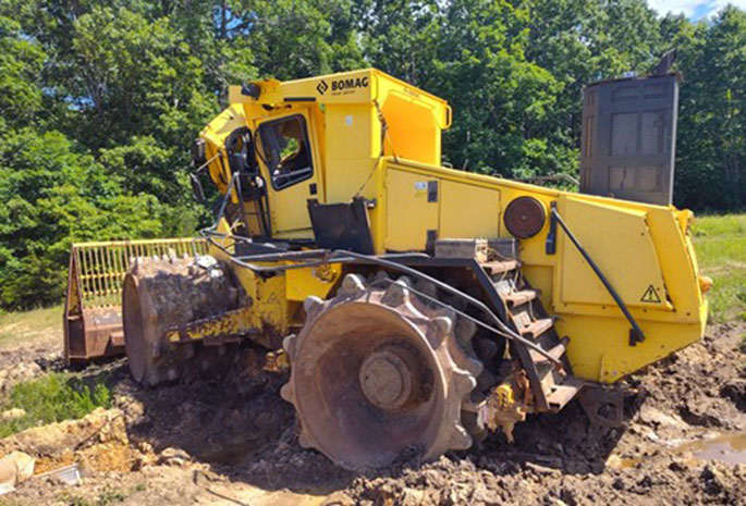 2014 Bomag Landfill Compactor - Image 4