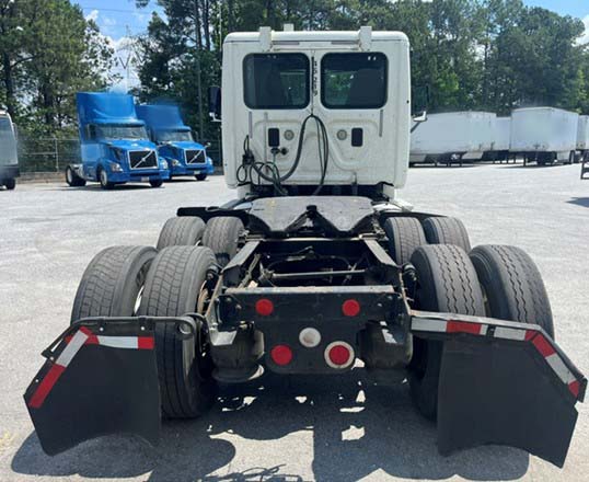 2015 Freightliner Cascadia (6931) - Image 3
