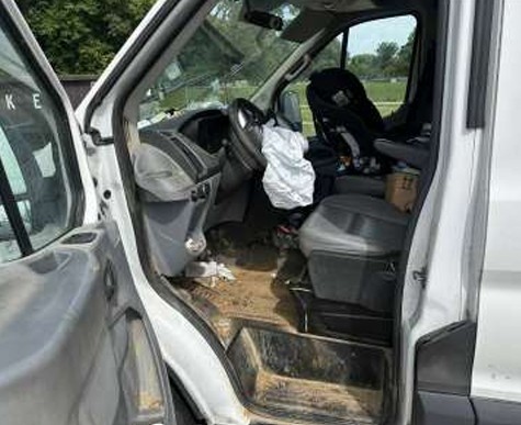 2015 Ford T-250 Transit Cargo Van - Image 20