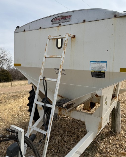2015 Dalton Ag Mobility 800 Spreader - Image 2