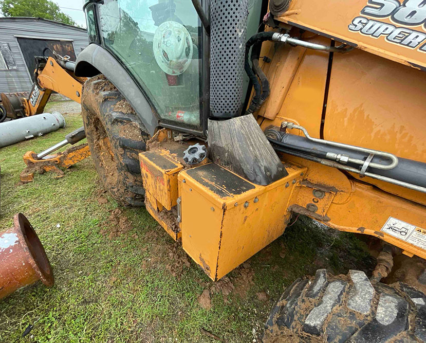 2016 Case 580 Super M Backhoe - Image 11