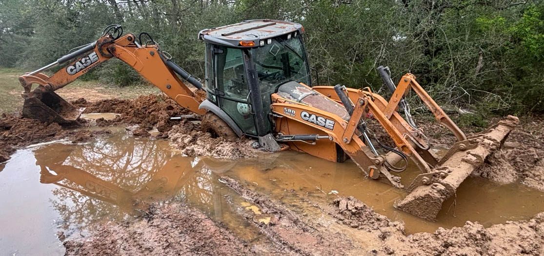 2016 Case 580 Super M Backhoe - Image 2