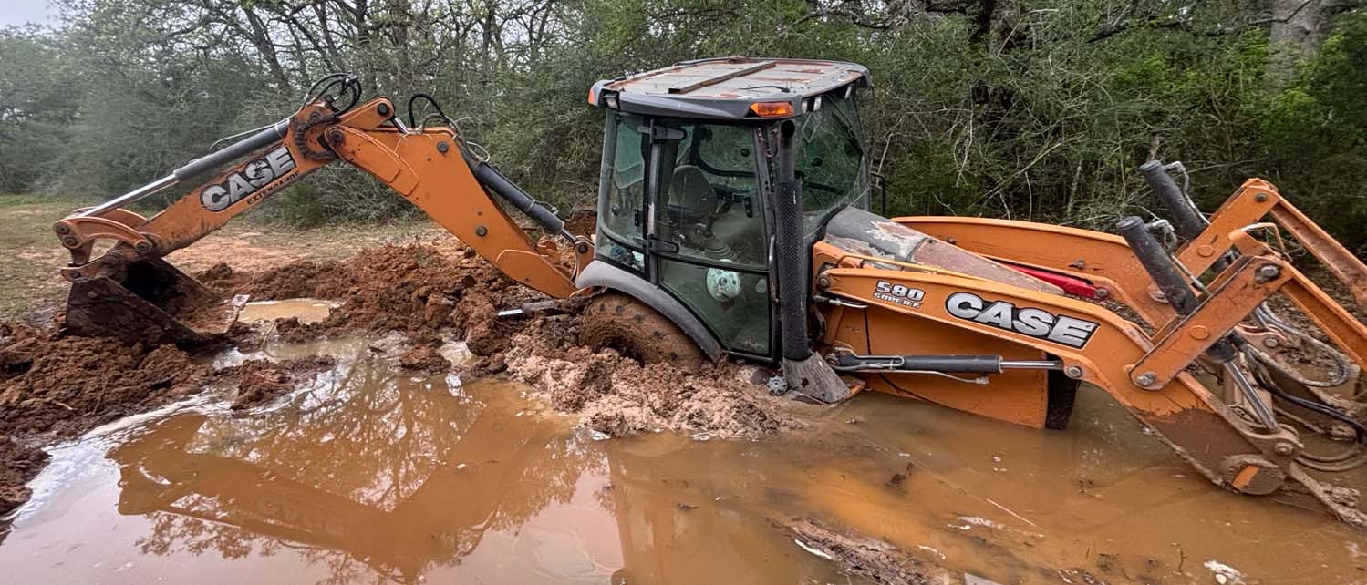 2016 Case 580 Super M Backhoe - Image 3