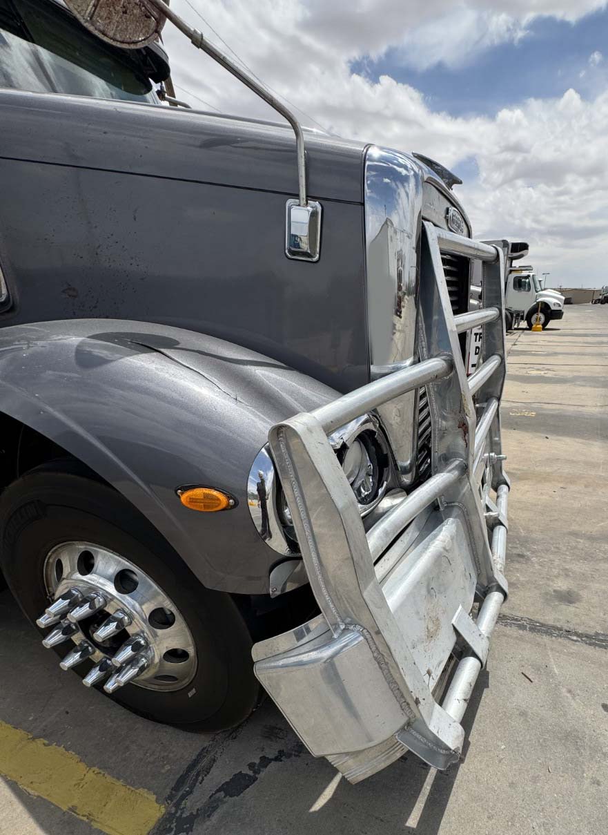 2016 Freightliner Coronado - Image 8