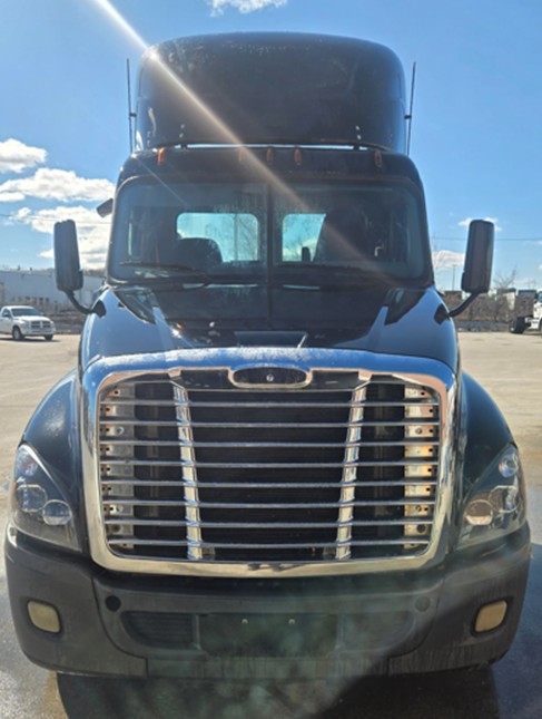 2016 Freightliner Cascadia (1541) - Image 3