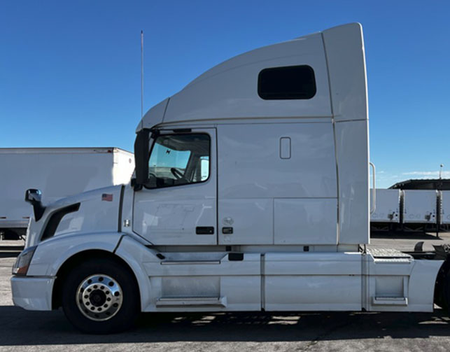 2016 Volvo VNL - Image 3
