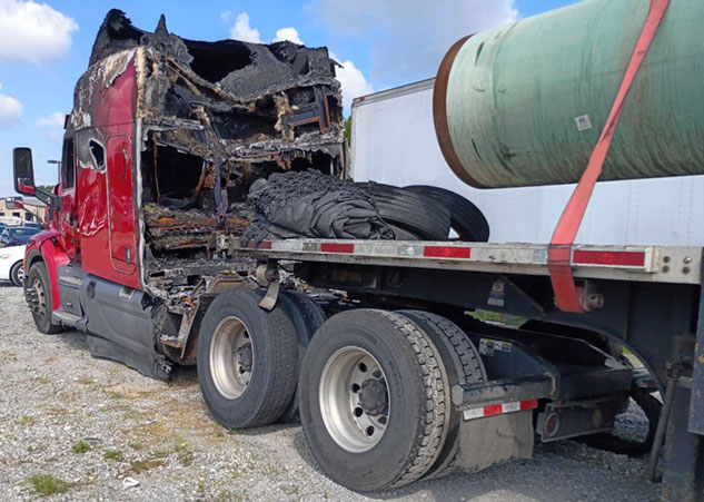 2016 Peterbilt 579 - Image 2