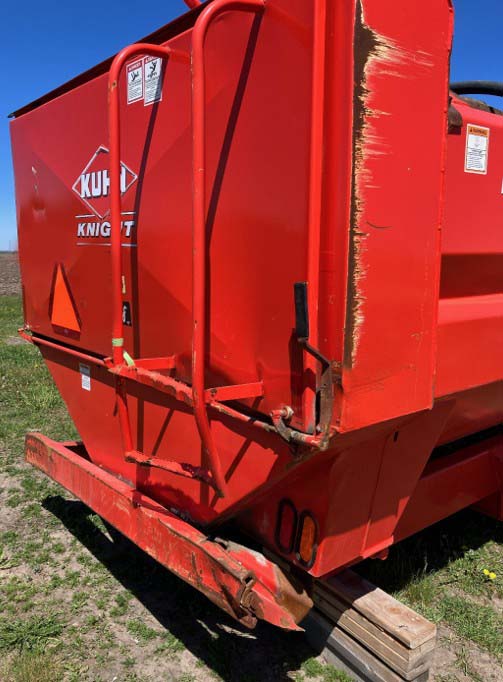 2017 Kuhn Knight RA142 Reel Mixer - Image 3