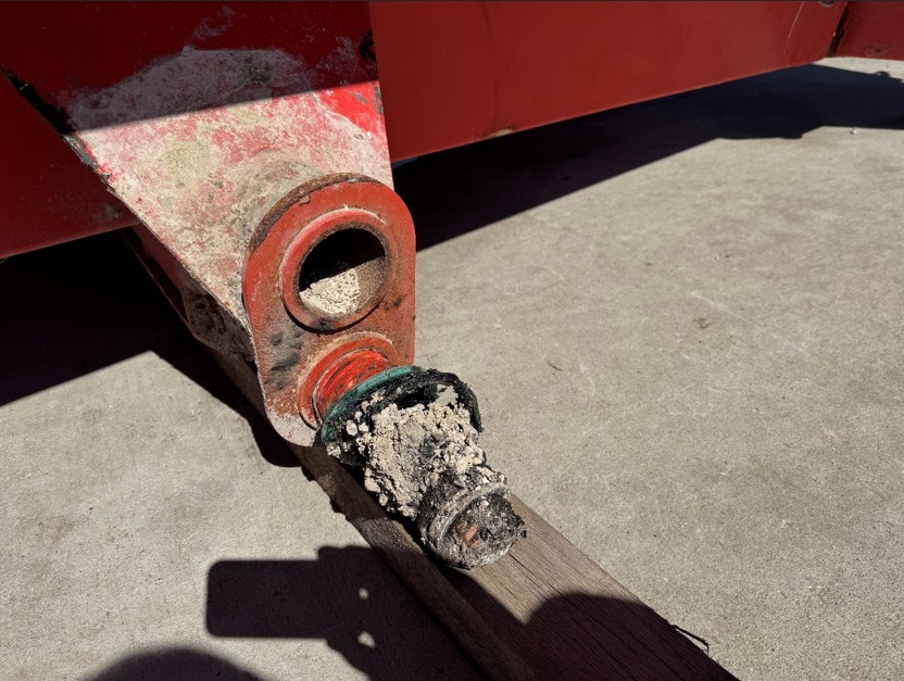 2017 Kuhn Knight RA142 Reel Mixer - Image 5