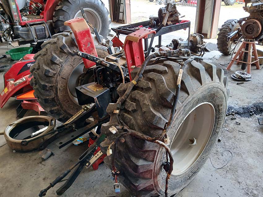 2017 Mahindra 1526 Tractor