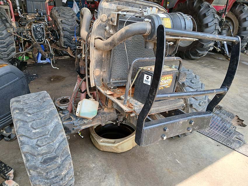 2017 Mahindra 1526 Tractor - Image 14