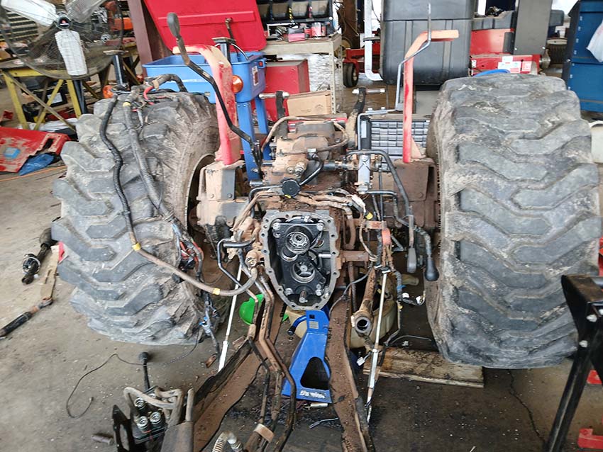 2017 Mahindra 1526 Tractor - Image 5