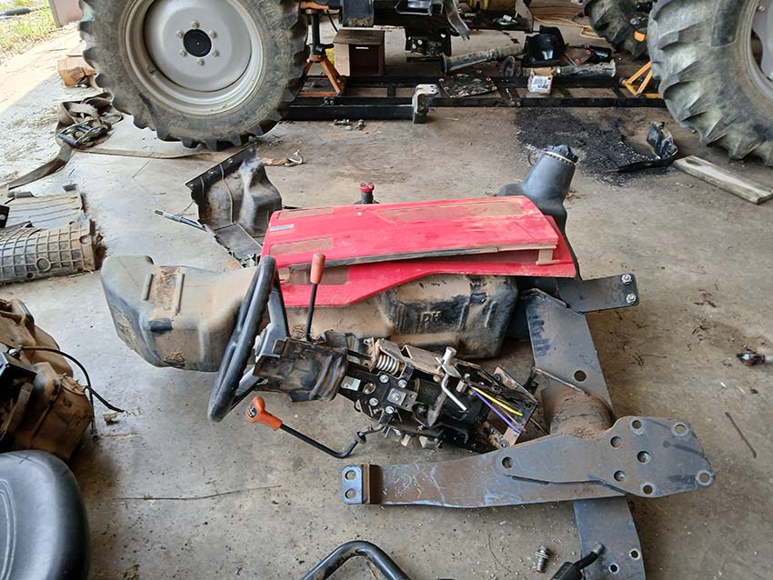 2017 Mahindra 1526 Tractor - Image 6