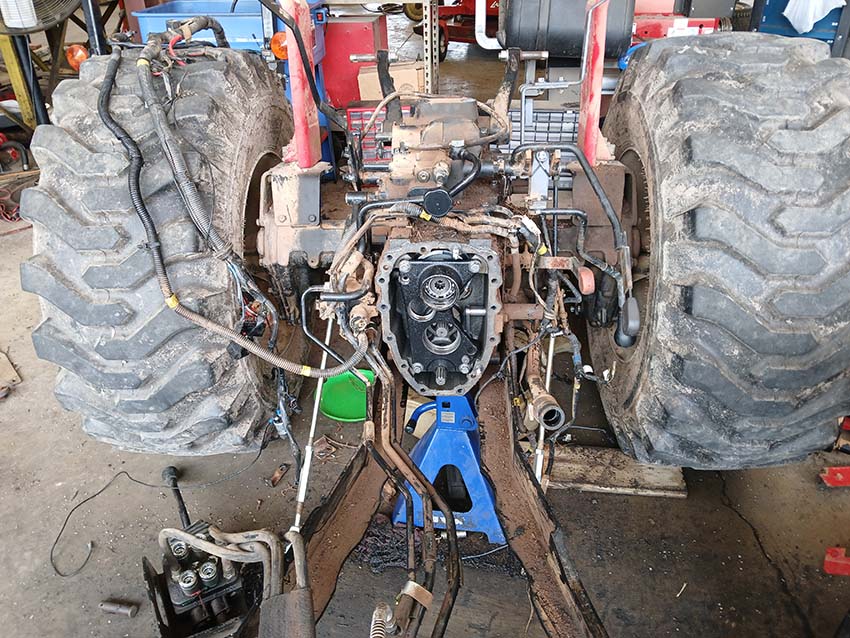 2017 Mahindra 1526 Tractor - Image 8