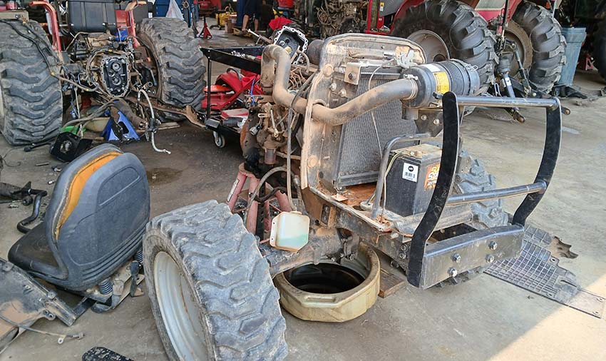 2017 Mahindra 1526 Tractor - Image 10