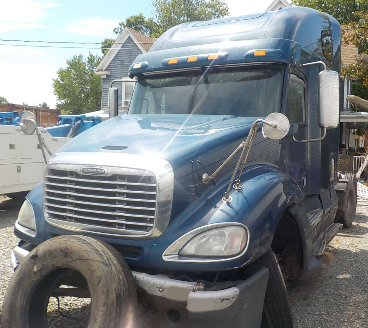 2018 Freightliner Columbia - Image 3