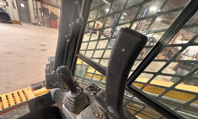 2018 Gehl VT320 Skid Steer - Image 16