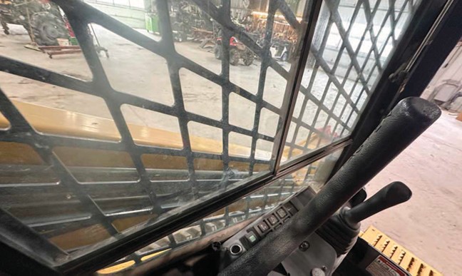 2018 Gehl VT320 Skid Steer - Image 17