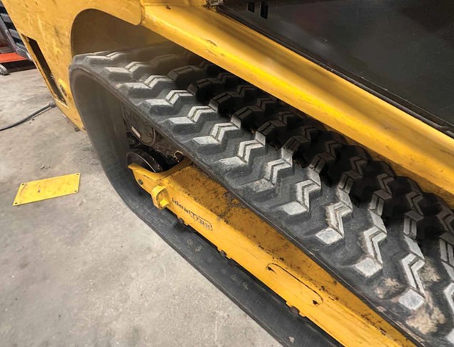 2018 Gehl VT320 Skid Steer - Image 19