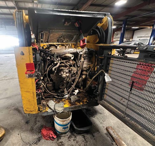2018 Gehl VT320 Skid Steer - Image 4