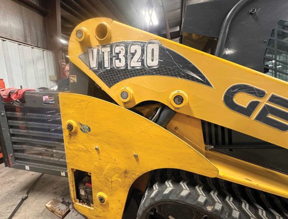 2018 Gehl VT320 Skid Steer - Image 5