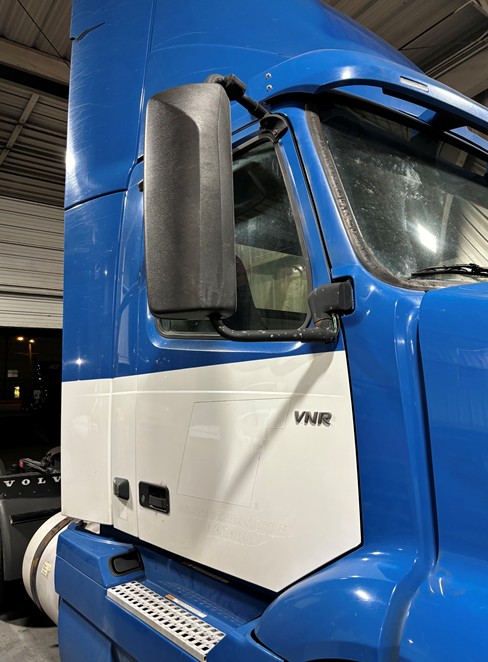 2018 Volvo VNL - Image 4