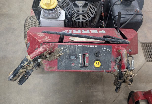 2019 Ferris FW35 Mower - Image 28