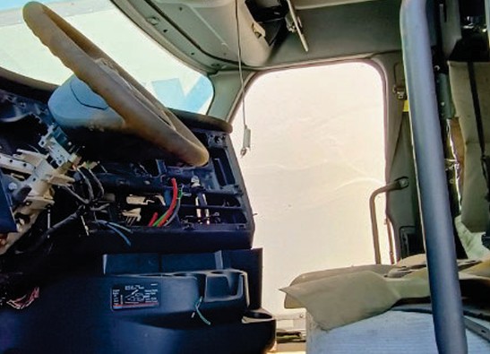 2019 Freightliner Cascadia - Image 28