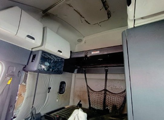 2019 Freightliner Cascadia - Image 6