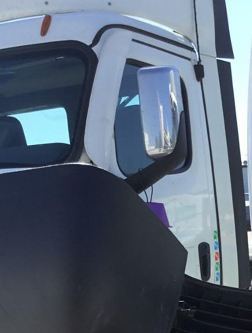 2019 International LT625 - Image 19