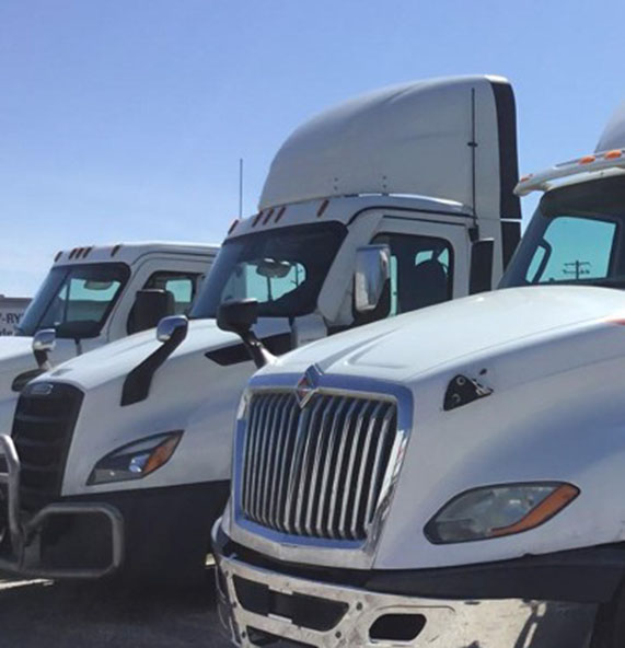 2019 International LT625 - Image 3