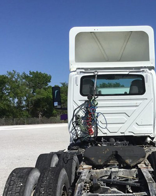 2019 International LT625 - Image 4