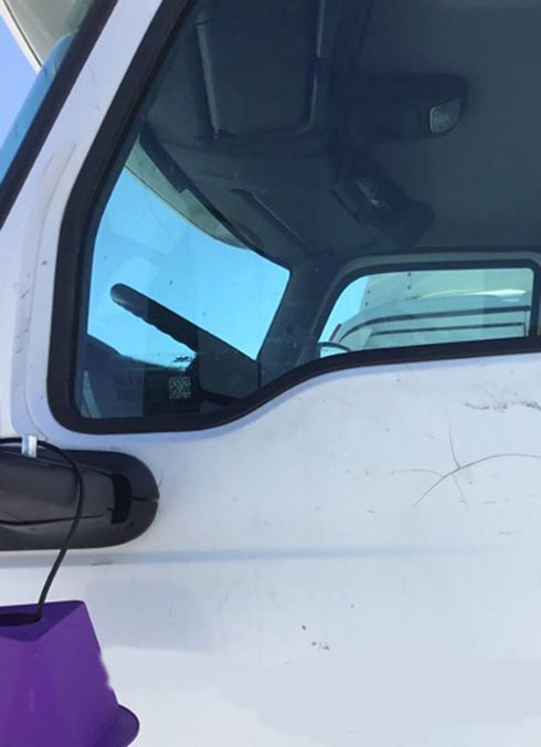 2019 International LT625 - Image 6