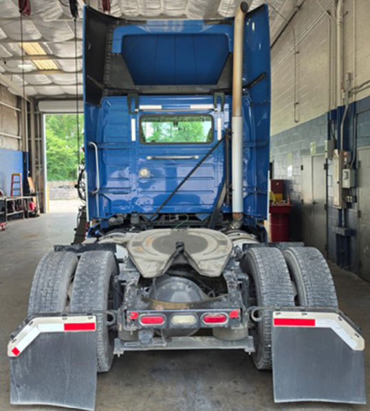 2019 Volvo VNL - Image 2