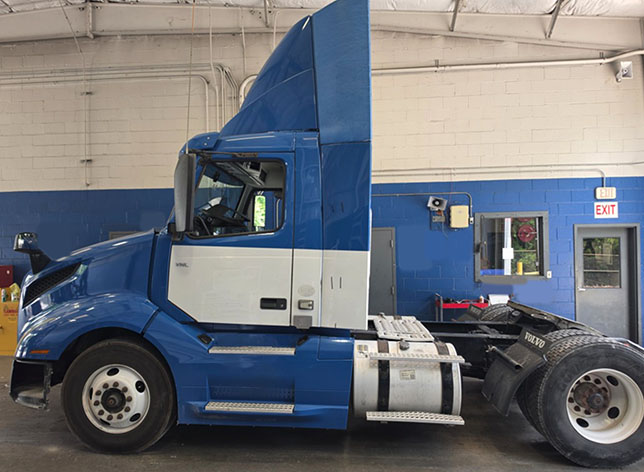 2019 Volvo VNL - Image 4