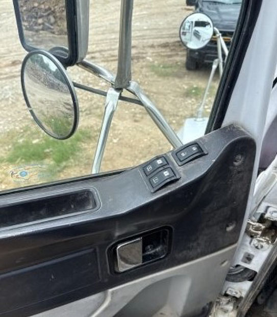 2019 Western Star 4700 Roll Off Truck - Image 23
