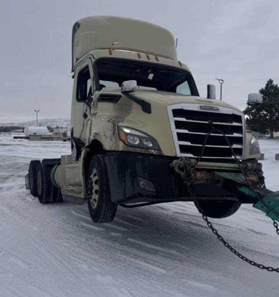 2020 Freightliner New Cascadia - Image 2