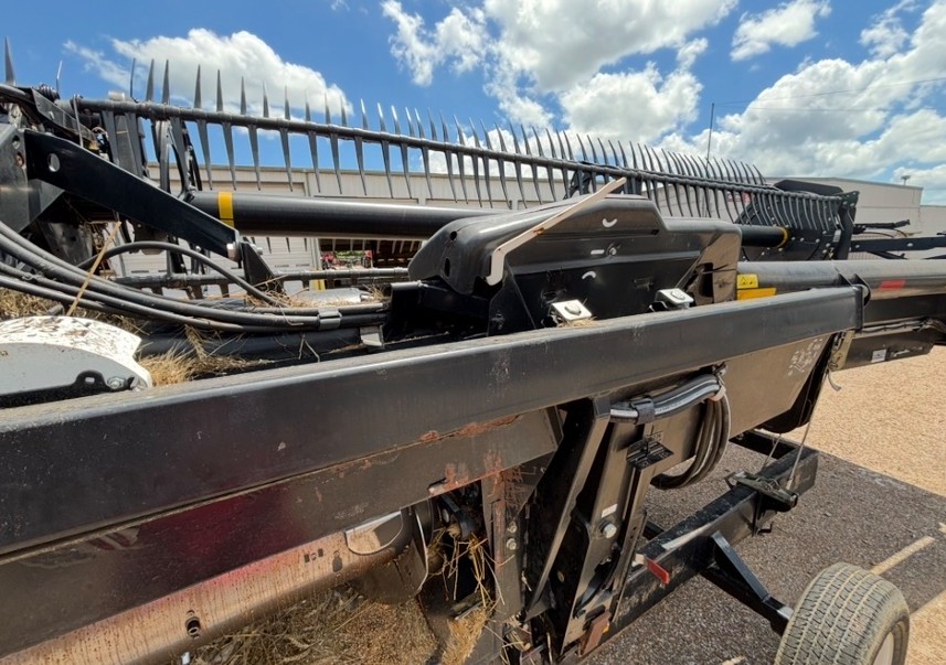 2020 MacDon FD135 Flexdraper Header - Image 2