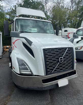 2020 Volvo VNL - Image 2