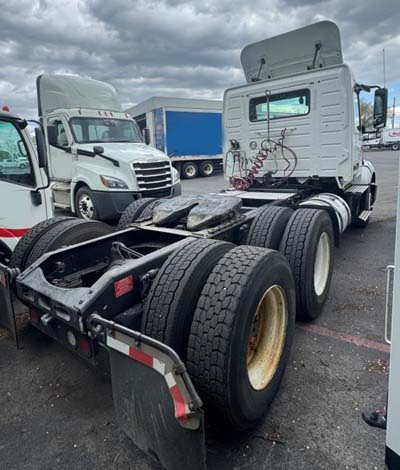 2020 Volvo VNL - Image 3