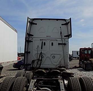 2021 Freightliner Cascadia - Image 12