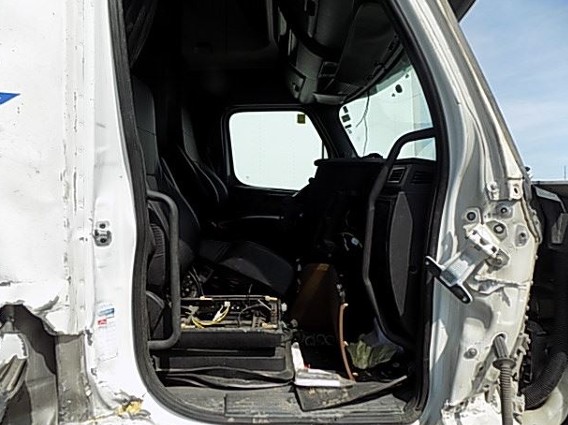 2021 Freightliner Cascadia - Image 20
