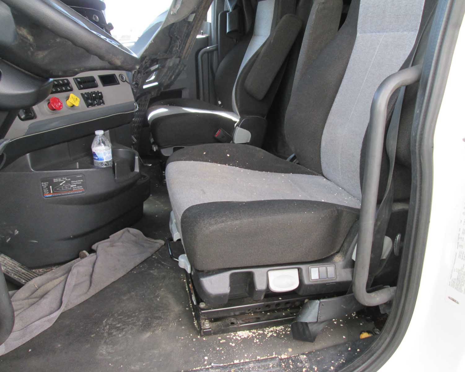 2021 Freightliner Cascadia - Image 11