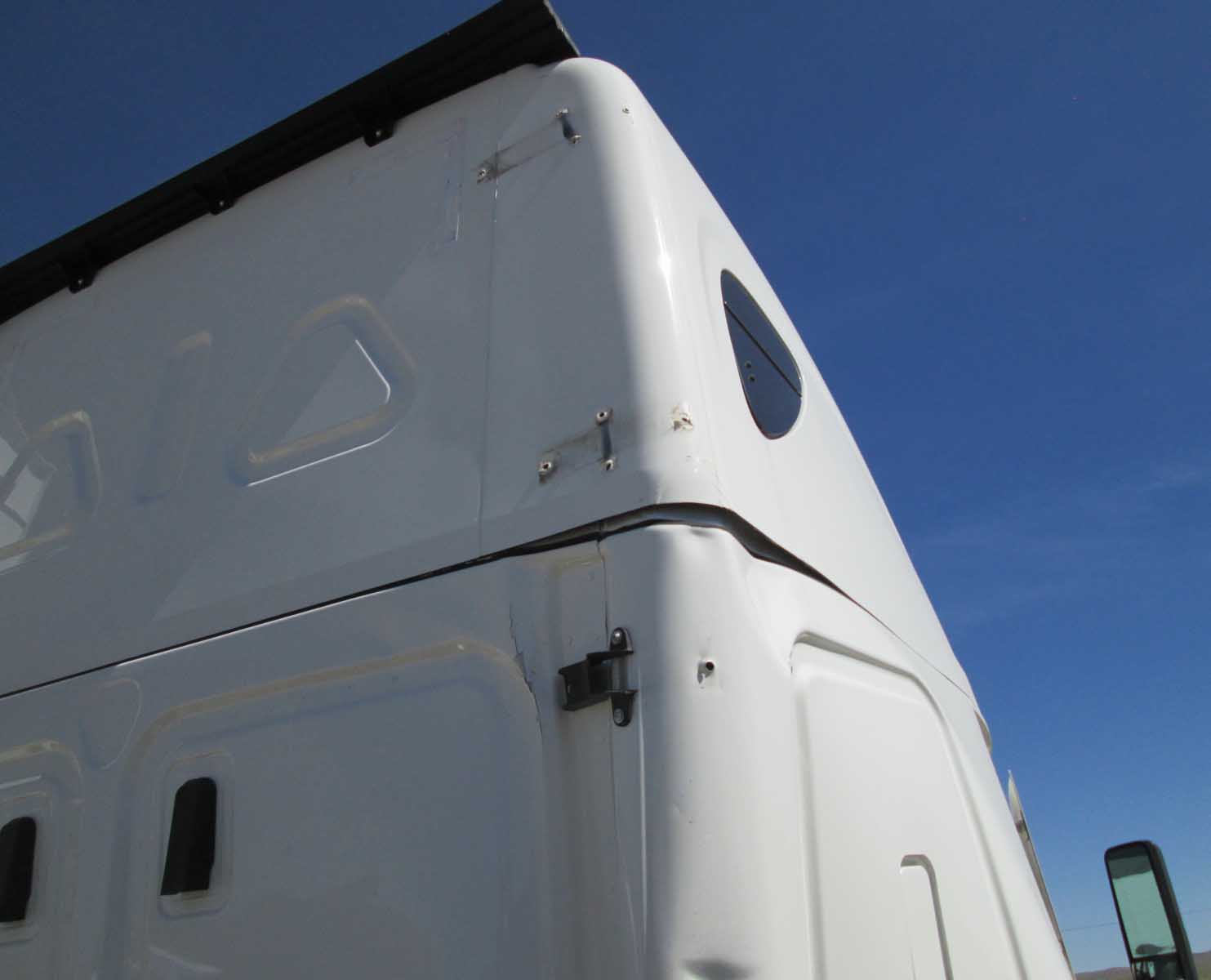 2021 Freightliner Cascadia - Image 13