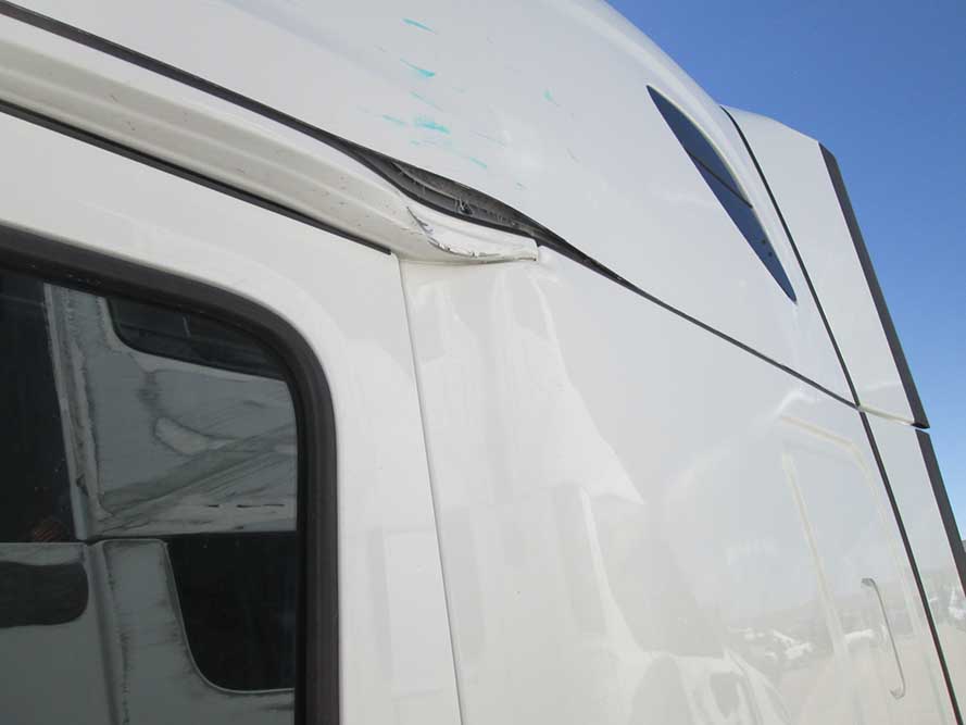 2021 Freightliner Cascadia - Image 16