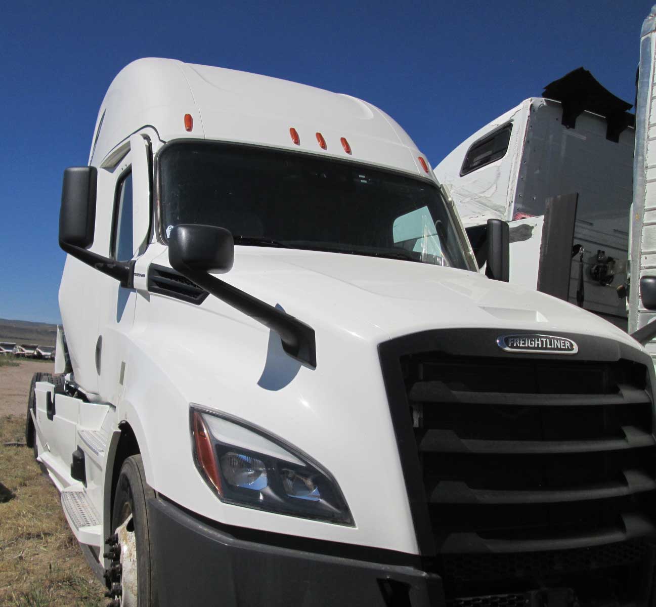 2021 Freightliner Cascadia - Image 3