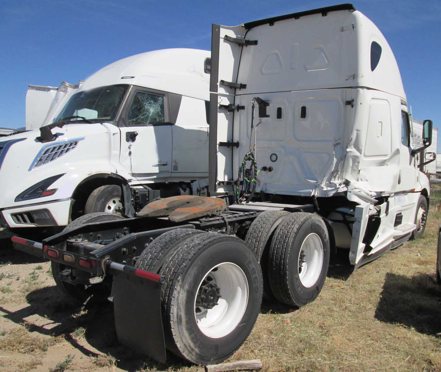 2021 Freightliner Cascadia - Image 4