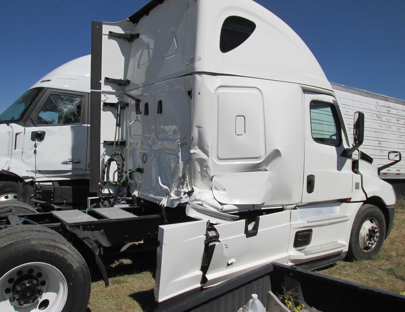 2021 Freightliner Cascadia - Image 7