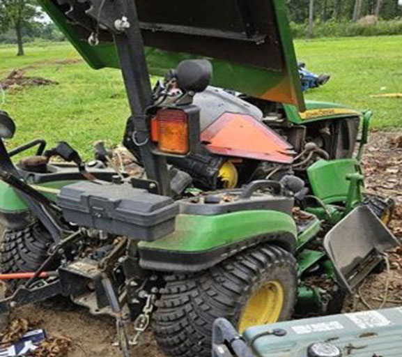 2012 John Deere 1026R Tractor - Image 4